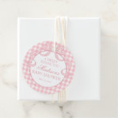 Pink Gingham Coquette Bow Baby Shower Circle フェイバータグ (インサイチュ)
