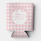 Pink Gingham Coquette Bow Bridal Shower Favor 缶クーラー (正面)