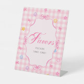 Pink Gingham Floral Bow Baby Shower Favors Sign 台座サイン (正面)