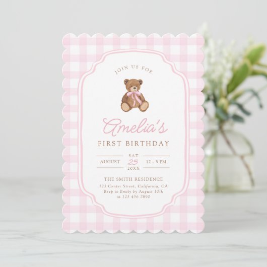 Pink Gingham Teddy Bear Beary First Birthday 招待状 (スタンド正面)