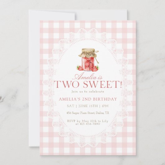 Pink Gingham Two Sweet Strawberry Birthday 招待状 (正面)