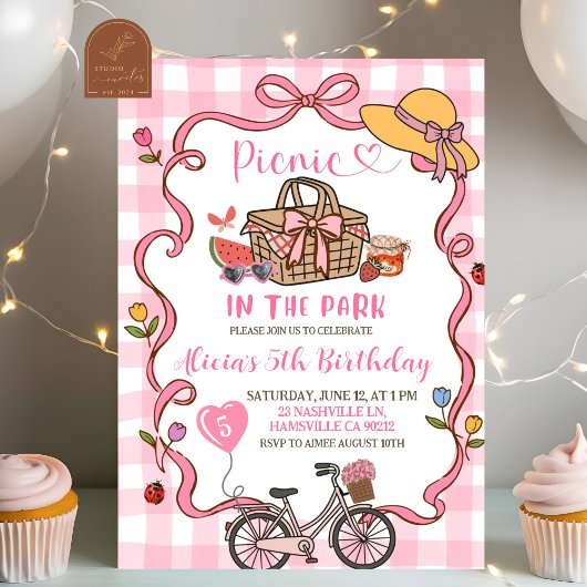 Pink Gingham Whimsical Picnic Birthday Invitation 招待状