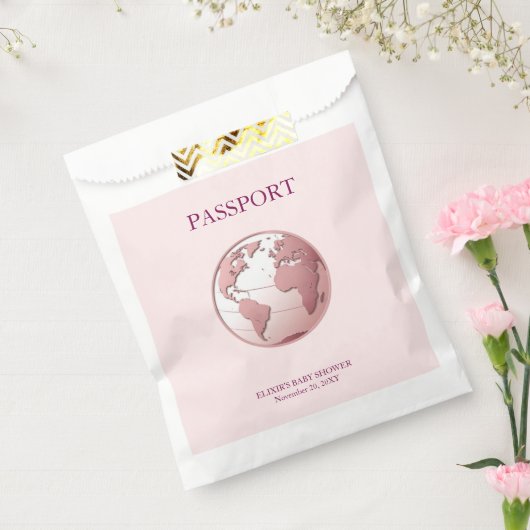 Pink Globe Passport Travel Baby Shower フェイバーバッグ (封をした状態)