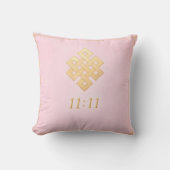 Pink & Gold Minimalist Eternal Knot Pillow  クッション (正面)