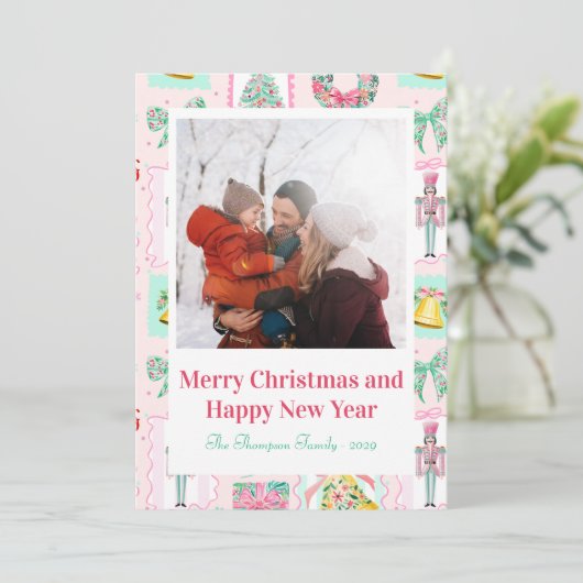 Pink & Green Nutcracker Custom Christmas Photo  シーズンカード (スタンド正面)