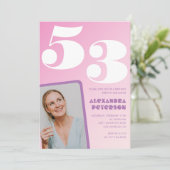 Pink Groovy 53歳の誕生日招待状レトロ写真 招待状 (スタンド正面)