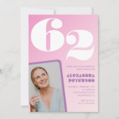 Pink Groovy 62nd誕生日招待状レトロ写真 招待状 (正面)