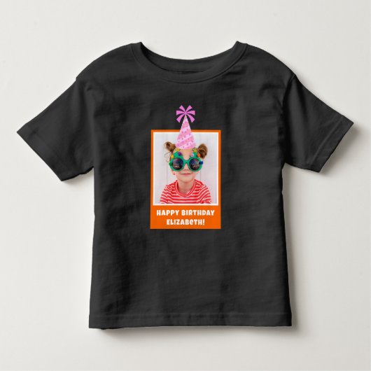 Pink Hatパーソナライズされた付きキッドフォトハッピーバースデー トドラーTシャツ (正面)