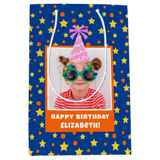 Pink Hatパーソナライズされた付きキッドフォトハッピーバースデー ミディアムペーパーバッグ (正面)