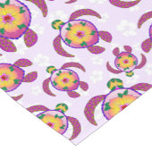 Pink Honu Turtles Hibiscus Flowers ショートテーブルランナー (コーナー)