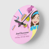 Pink Janitorial LAdy Cleaning Professional ラウンド壁時計 (傾斜)