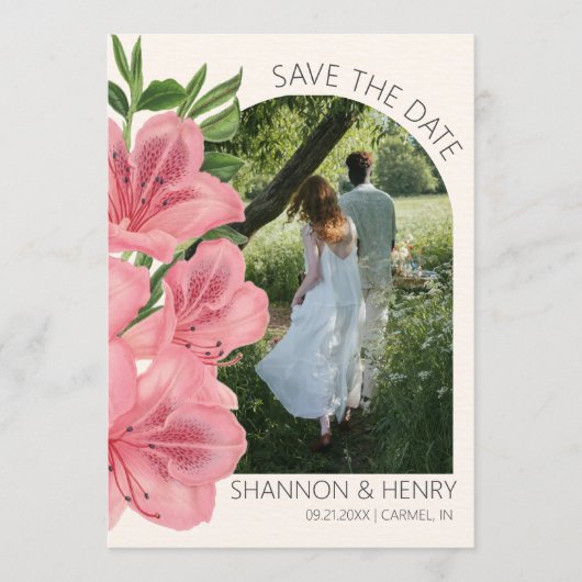 Pink Lily Floral Modern Wedding Save the Date 招待状 (正面)
