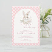 Pink Little Bunny Gingham Arch Baby Shower 招待状 (スタンド正面)