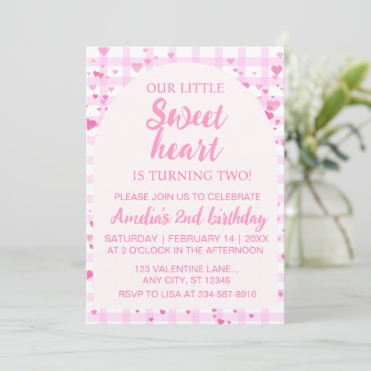 Pink Little Sweetheart Second Birthday Invitation. 招待状 (スタンド正面)