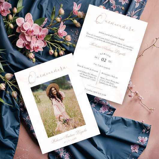 Pink Marble Effect Minimalist Spanish Quinceañera 招待状