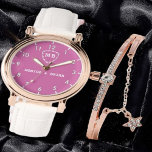 Pink Monogram 腕時計<br><div class="desc">Personalized watch with the names of the bride and groom or the couple in love. This watch can be customized by changing the text with the name of the loved one or the wedding date. It can be an ideal gift for newlyweds or for silver or golden wedding anniversaries. Monogram...</div>