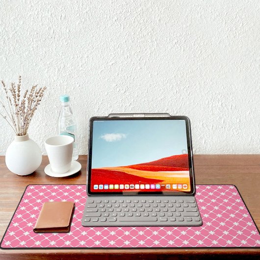 Pink Moroccan Pattern Desk Mat デスクマット