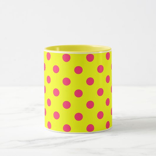 Pink On Yellow Polka Dots Pattern Design  マグカップ (中央)