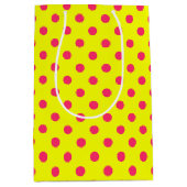 Pink On Yellow Polka Dots Pattern Design ミディアムペーパーバッグ (正面)