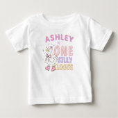 Pink One Silly Goose - Retro Girl First Birthday ベビーTシャツ (正面)
