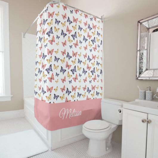 Pink Purple Butterflies Monogram Name シャワーカーテン (インサイチュ)