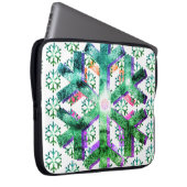 Pink, Purple + Green Snowflakes on Electronics Bag ラップトップスリーブ (正面右)