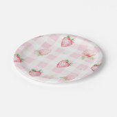 Pink Strawberries Gingham Berry First 1st Birthday ペーパープレート (アングル)
