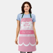 Pink Triple Layer Cake Bakery エプロン (着用した状態)