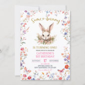 Pink Wildflower Bunny Birthday Invitation 招待状 (正面)