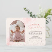 Pink Winter Sprinkles First Birthday Arch Photo 招待状 (スタンド正面)