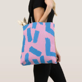 Pink with Blue Brushstroke Pattern  トートバッグ (クローズアップ)