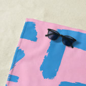 Pink with Blue Brushstroke Pattern ビーチタオル (インサイチュ)