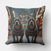 Pitbull Dogs Christmas Snow Holiday クッション (正面)