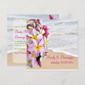 PixDezinesのピンクのプルメリアのレイ / ビーチ 招待状 (正面/裏面)