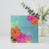 PixDezinesのホットピンクオレンジ色のハイビスカス+モンステラ 招待状 (スタンド正面)