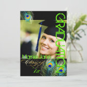 PixDezinesネオングリーンピーコックフェザーの卒業 招待状 (スタンド正面)