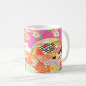 PixDezines ヴィンテージ縮緬着物 コーヒーマグカップ (正面右)