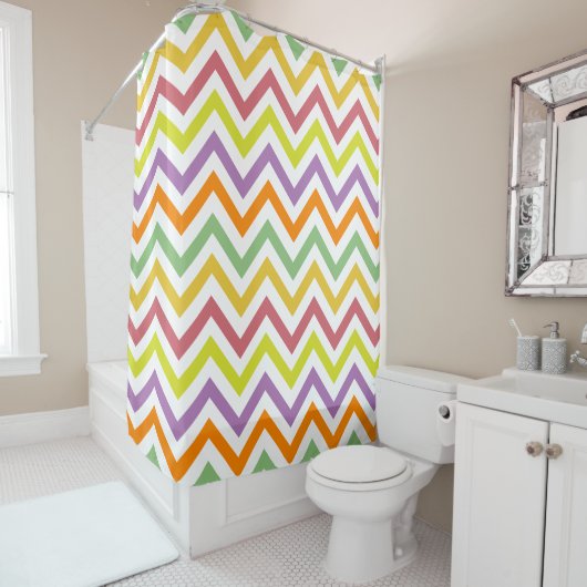PixDezines Chevron/DIYカラフルの背景 シャワーカーテン (インサイチュ)
