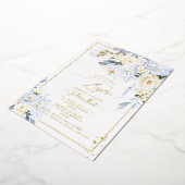 PixDezines H2 青いハイドレンジアとクリーム色のバラの洗礼 箔招待状 (回転した状態)