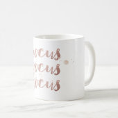 PixDezines Hocus/Pocus/Focus/フェイクバラ金ゴールド コーヒーマグカップ (正面右)