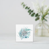 PixDezines PALM FRONDS、ティール(緑がかった色)ブルー スクエア名刺 (スタンド正面)