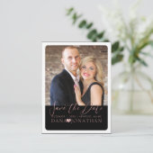 PixDezines Save the Date/ローズゴールド/クールスクリプト ポストカード (スタンド正面)