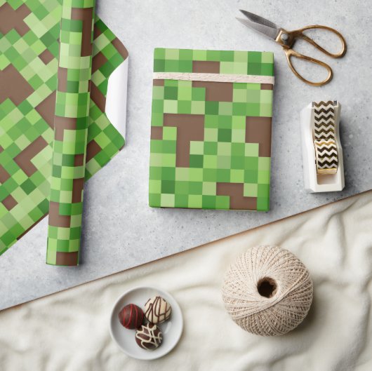 Pixel Camo Gamer Gift Wrap in Green and Brown ラッピングペーパー (クラフト)