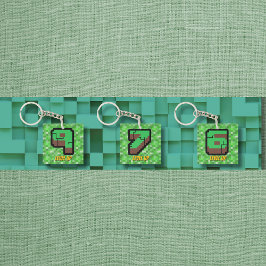 Pixelated Gamer Green Building Level Up 9 キーホルダー