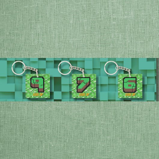 Pixelated Gamer Green Building Level Up 9 キーホルダー