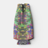 Pixelated Patterned Beyond Colors Of The Rainbow ボトルクーラー (裏面)