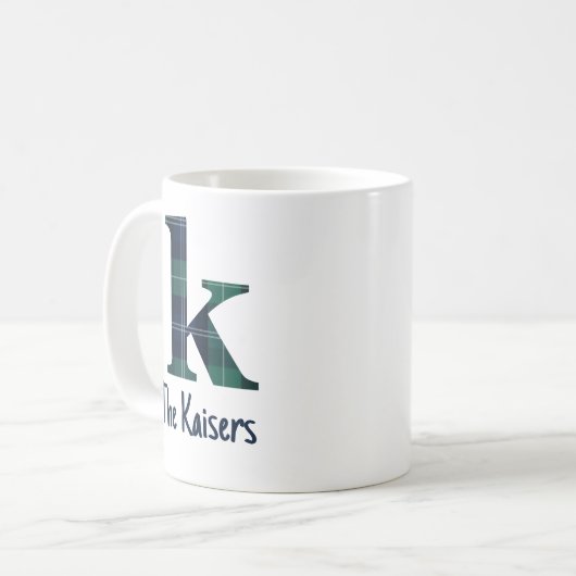 Plaidプリント小文字kイニシャルと名前 コーヒーマグカップ (正面左)