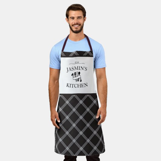 Plaid Black White Tartan Farmhouse Kitchen エプロン (着用した状態)