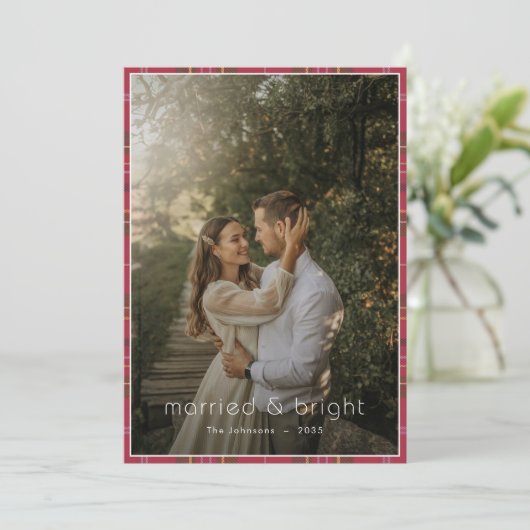 Plaid Christmas Married & Bright Rustic Boho Photo シーズンカード (スタンド正面)