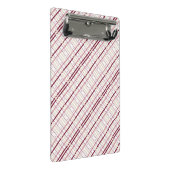 Plaid Hearts Clipboard – Whimsical Burgundy Design ミニクリップボード (アングル)